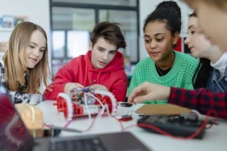 How a School Schedule Builder Supports Hybrid and Activity-Based Learning