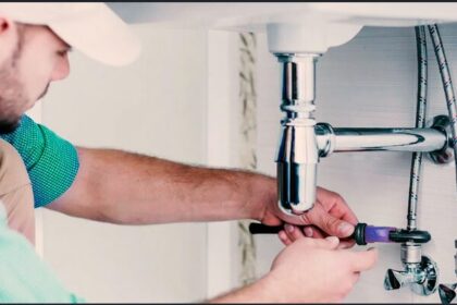 Emergency Plumber Near Me vs Standard Plumber